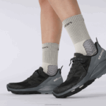 ⁦أحذية المشي لمسافات طويلة للنساء - outpulse gore-tex Salomon أسود / طقس عاصف / جليد الفانيليا B8DLV1123⁩ - الصورة ⁦4⁩