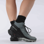⁦أحذية المشي لمسافات طويلة للنساء - outpulse mid gore-tex Salomon طقس عاصف / أسود / حديد مشغول B8DLV1116⁩ - الصورة ⁦7⁩